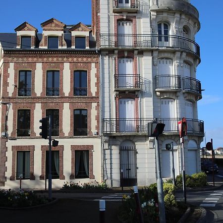 Nid Douillet A 30 Metres De La Grande Plage De Houlgate - Residence La Vague - Exteriör bild